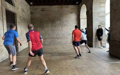 Eskuz binakako txapelketaren 22. edizioak hartuko du herriko kontzejupea