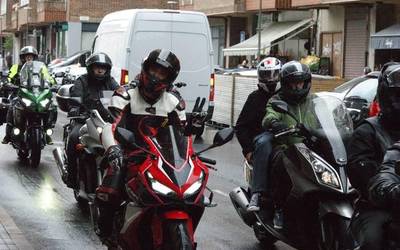 Eskualdeko motorzaleak Zumaian elkartu dira