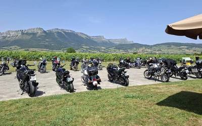 Eskualdeko motorzaleek ez zuten atzera egin beroagatik