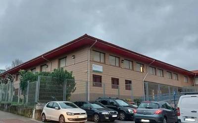Sopela Zutik plataforma sortu dute Iberre Institutuaren handitzea desblokeatzeko