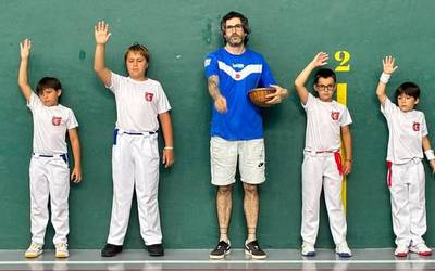 Jai Alai Pilota Elkarteak festa bilakatu zuen kirola
