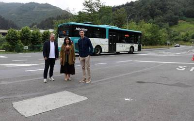 Bi autobus-geltoki ipiniko dituzte Arriaga inguruan