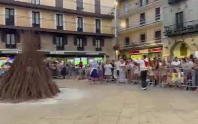 Debako San Joan bezperako sua, bideoan