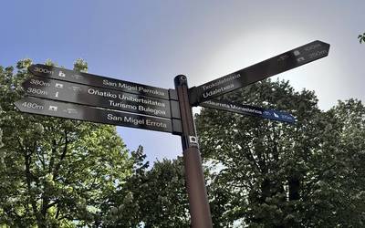 Ari dira turismoko seinale berriak jartzen