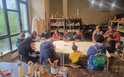 Ikasturtea bukatuta, 10. urteurrenari begira dago Buztin Ate elkartea