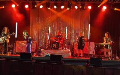 Bele taldeak eman dio hasiera musikaz betetako gauari
