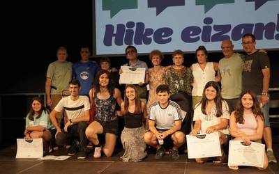 Bertsotan ere hika eginez borobildu dute aurtengo Hike eizan! sariketa