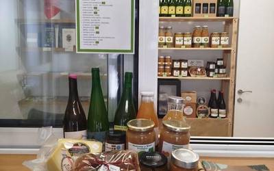 Eskualdeko produktuen txokoa paratu dute Berako Turismo Bulegoan
