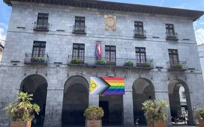 LGTBIQ+ Harrotasunaren Nazioarteko Egunaren harira, mozioa onartu du Azkoitiko Udalak