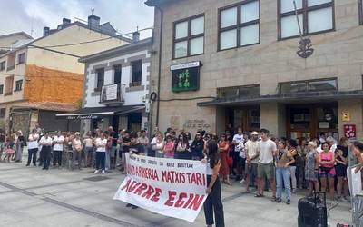 Gizon bat atxilotu dute Legution, bikotekidea jipoitzea egotzita