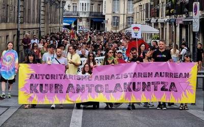 Olatu erreakzionarioari aurre egiteko "hesia" osatu dute Gasteizen
