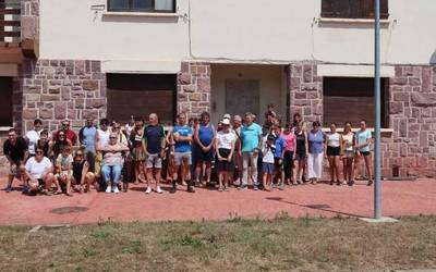 Oronoz-Mugairiko sei etxebizitza hutsen «kudeaketa txarra» salatu du herriak