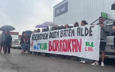 "Lan baldintza duinen alde" greba egin dute Itasua-IATko langileek