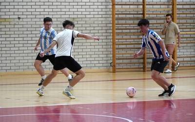40 talde nor baino nor gehiago, V. Beltzen Torneoan