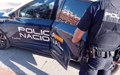 Espainiako Poliziak gutxienez hiru lagun atxilotu ditu Astrabuduan egindako operazio batean
