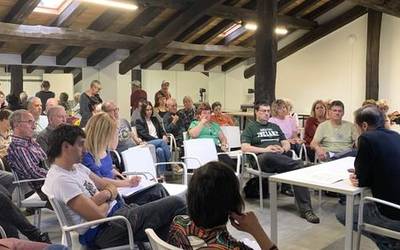 "Euskarari uko egitea pribilegiorako bide" bihurtu dela salatzeko deia, Arrasateko Protokoloaren eskutik