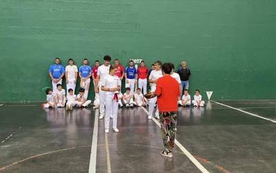 Eskoriatzak badu pilota talde federatua