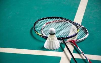 Badminton txapelketa jokatuko dute gaur Gaztetxean