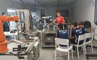 Aisialdi euskaldun eta hezitzailea helburu, martxan dago Udakikuka 2026