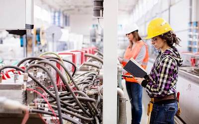 Emakumeak industriara hurbiltzeko prestakuntza ibilbide berria abiatuko dute