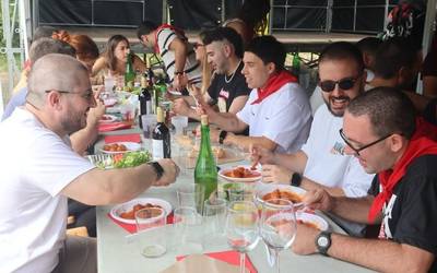 Gazteak ere ez dira bazkaldu gabe geratu