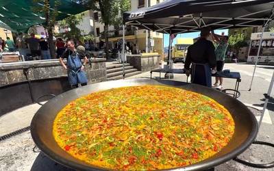Paella erraldoia herri bazkarian