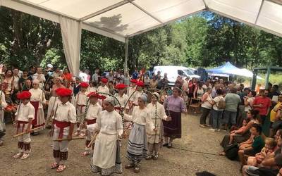 [ARGAZKI GALERIA] San Martin Eguna ospatu dute Gaztelu auzoan