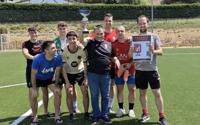 Amazabal taldeak irabazi du Leitzako udako futbol 7 txapelketa