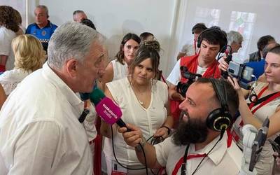 Joseba Asiron: "Iaz elkartasunaren txupinazoa izan zen, eta aurten ikusezinak diren langileena"