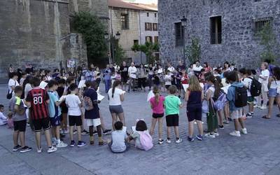 Gu euskaldunak gara, Euskal Herrikoak…