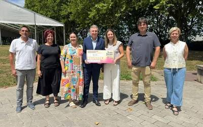 Herri bazkarian 4.500 euro bildu dituzte autismoa duten pertsonen APNABI elkartearentzat
