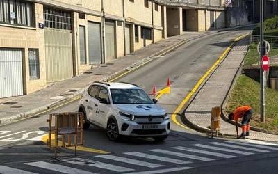 Urazandi auzoko trafikoan eta aparkalekuetan eragina edukiko dute Errezabalgo mendi-magala egonkortzeko lanek