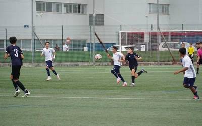 Futbol jokalari gazteak lehian aritu dira Aita Marin