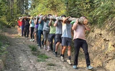 [ARGAZKI GALERIA] Mendiolako auzotarrak jaietan murgildu dira