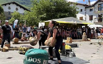 Alberto Maestre, Amaia Orrio, Naiara Urkixo, Maitane Zabalza eta Maria Garcia Nafarroako Harri jasotze Txapelketarako prest