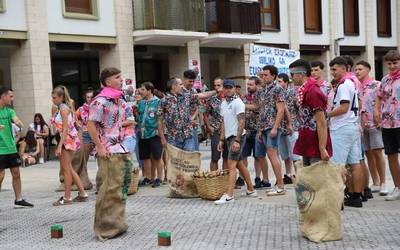 Ginkana eta herri bazkaria, kuadrillan gozatzeko eguneko osagai nagusiak