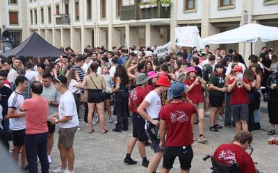 Gustu guztientzako musika emanaldiak: rapa, 'drag'-showa, rocka eta erromeria