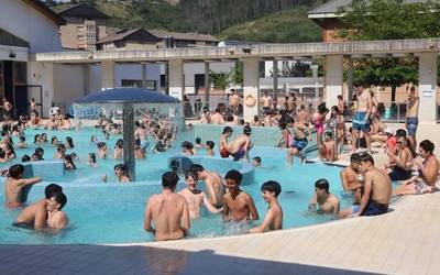 33.700 sarrera izan dira ekainaren 12an igerilekua zabaldu zutenetik