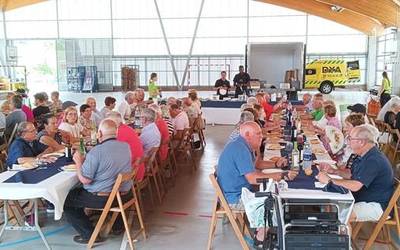 Landatxopekoek hasi dituzte jaiak, ohiko bazkariarekin