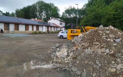 Lanak Urbasako kanpinean