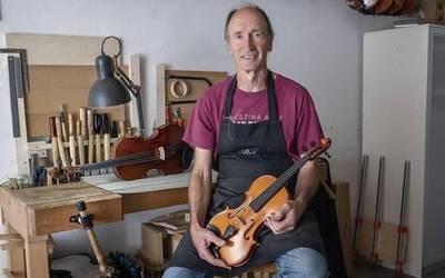 Luis Artola: "Musikariak musika tresna behar du, baina baita hori konponduko dion aditua ere"