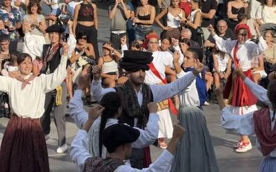 Dantzan eten barik eman zuten arratsa ermuarrek, mallabitarrek eta oñatiarrek