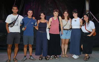 Giro aparta eta plaza betea Santixauetako bertso saioan