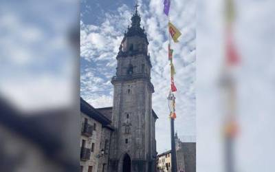 [BIDEOA]: Sirena eta kanpai hotsak Otxandion, bonbardaketaren 90. urteurrenean