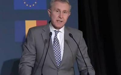 Teraplast enpresa errumaniarrak Okondoko lantegia inauguratu zuen atzo eta lau milioi euroko inbertsioa iragarri du