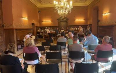 Eskerrak emanez utzi du kargua Amaia Erostarbek