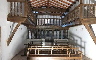 San Joakin eta Santa Ana ermita txukundu dute Iturengo jubilatuek