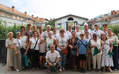 Herritarren arteko harremanak ehuntzeko dei egin dute aurtengo txupinerek, festara deitzearekin batera