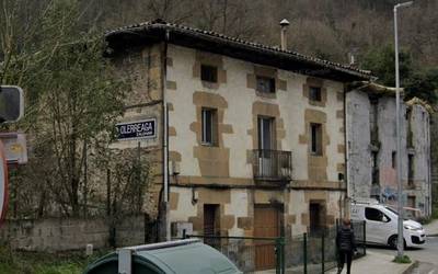 Behargin bat zauritu da Zaldibarren, fabrika bateko lan istripuan