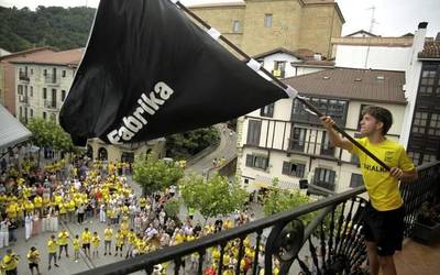 Bandera zailenari harrera beroa